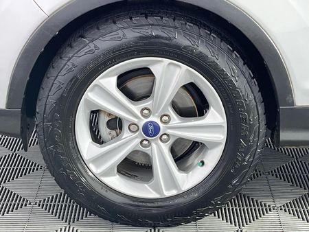 2015-Ford-Kuga-15-EcoBoost-Ambiente_4