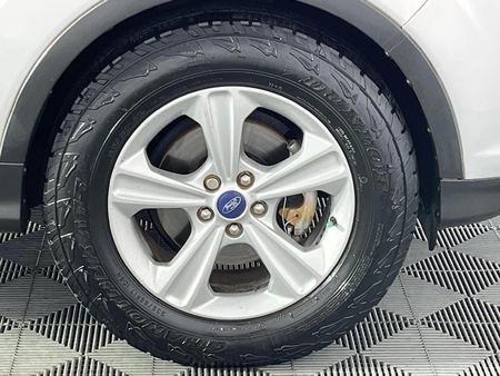 2015-Ford-Kuga-15-EcoBoost-Ambiente_5