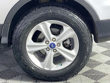 2015-Ford-Kuga-15-EcoBoost-Ambiente_6