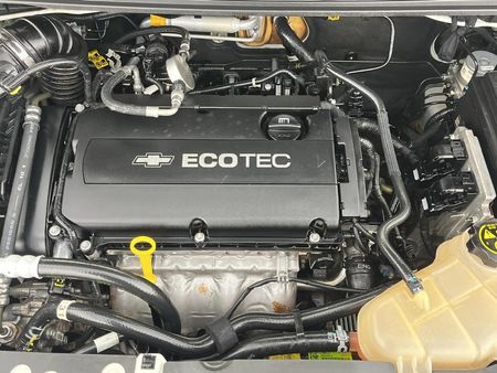 2014-Chevrolet-Sonic-16-LS-Hatch_12