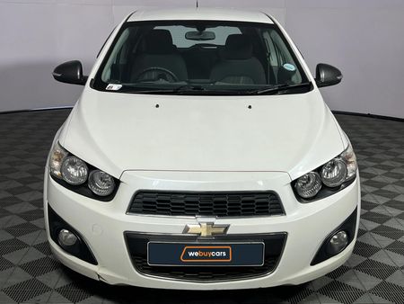 2014-Chevrolet-Sonic-16-LS-Hatch_14