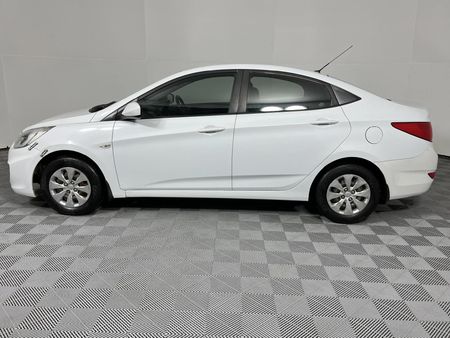 2018-Hyundai-Accent-16-GL-Motion_15