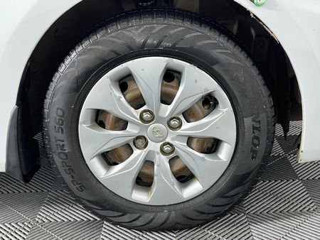 2018-Hyundai-Accent-16-GL-Motion_5