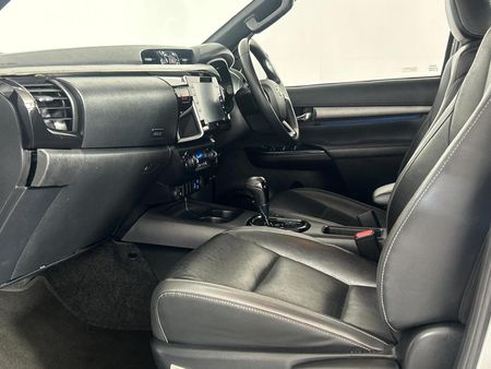 2023-Toyota-Hilux-28-GD-6-Raised-Body-Legend-4x4-Auto-Double-Cab_9