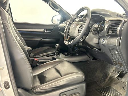 2023-Toyota-Hilux-28-GD-6-Raised-Body-Legend-4x4-Auto-Double-Cab_10