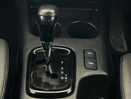 2023-Toyota-Hilux-28-GD-6-Raised-Body-Legend-4x4-Auto-Double-Cab_11