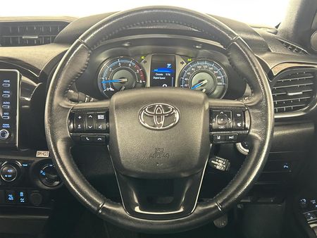 2023-Toyota-Hilux-28-GD-6-Raised-Body-Legend-4x4-Auto-Double-Cab_13