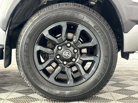 2023-Toyota-Hilux-28-GD-6-Raised-Body-Legend-4x4-Auto-Double-Cab_18