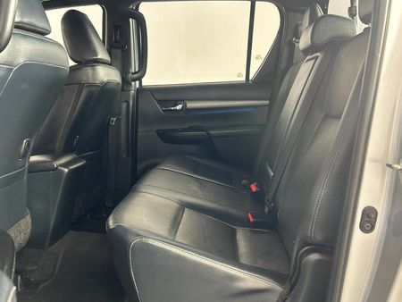 2023-Toyota-Hilux-28-GD-6-Raised-Body-Legend-4x4-Auto-Double-Cab_3