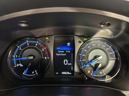 2023-Toyota-Hilux-28-GD-6-Raised-Body-Legend-4x4-Auto-Double-Cab_7