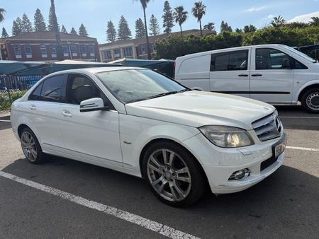 2011-Mercedes-Benz-C-Class-C300-AUTO-AVANTGARDE-SEDAN_2