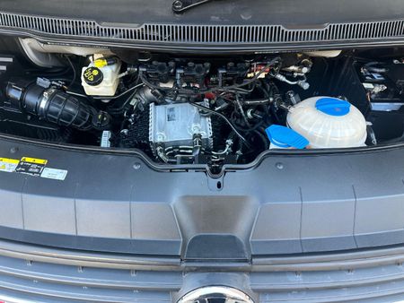 2022-Volkswagen-Transporter-T61-Crew-Bus-20-BiTDI-SWB-146kW-4Motion-Auto-5_23