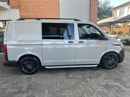 2022-Volkswagen-Transporter-T61-Crew-Bus-20-BiTDI-SWB-146kW-4Motion-Auto-5_6