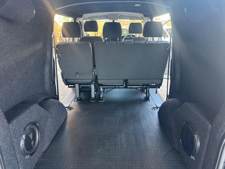 2022-Volkswagen-Transporter-T61-Crew-Bus-20-BiTDI-SWB-146kW-4Motion-Auto-5_8
