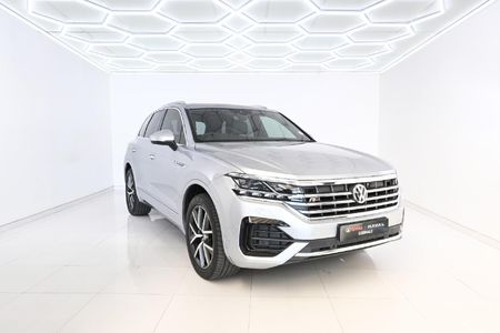 2020-Volkswagen-Touareg-30-TDI-V6-Executive_0