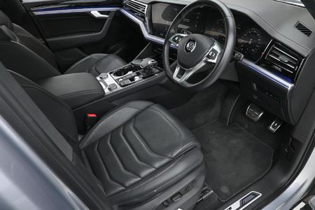 2020-Volkswagen-Touareg-30-TDI-V6-Executive_9