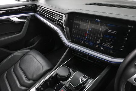2020-Volkswagen-Touareg-30-TDI-V6-Executive_12