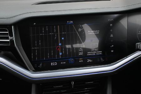 2020-Volkswagen-Touareg-30-TDI-V6-Executive_16