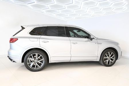 2020-Volkswagen-Touareg-30-TDI-V6-Executive_1