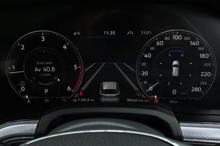 2020-Volkswagen-Touareg-30-TDI-V6-Executive_19
