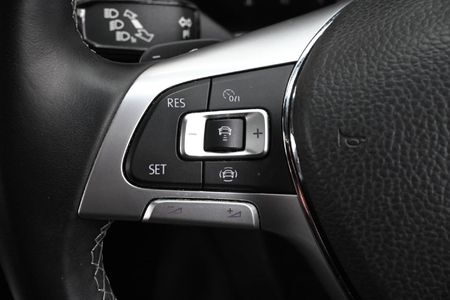 2020-Volkswagen-Touareg-30-TDI-V6-Executive_20