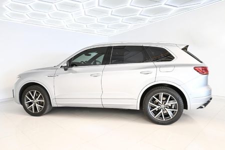 2020-Volkswagen-Touareg-30-TDI-V6-Executive_4