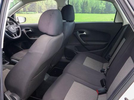 2020-Volkswagen-Polo-GP-14-Trendline_7