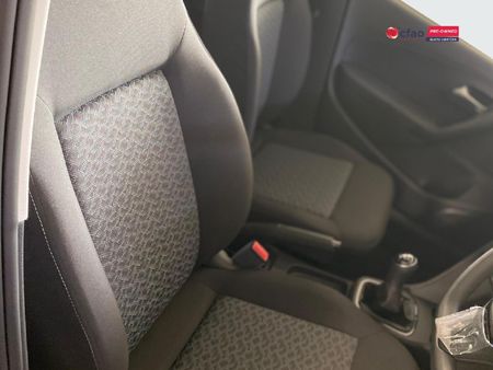 2026-Volkswagen-Polo-Vivo-14-Life_6