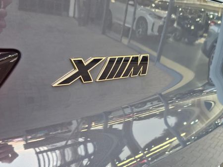 2024-BMW-XM-44-pHev_5