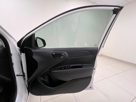 2024-Hyundai-Grand-i10-10-Motion_11