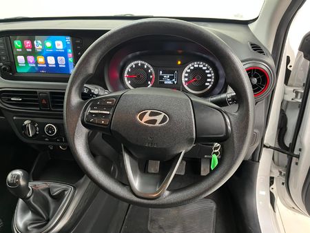 2024-Hyundai-Grand-i10-10-Motion_15