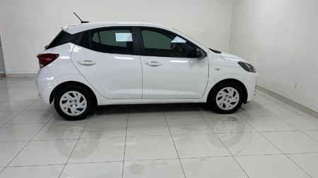 2024-Hyundai-Grand-i10-10-Motion_7