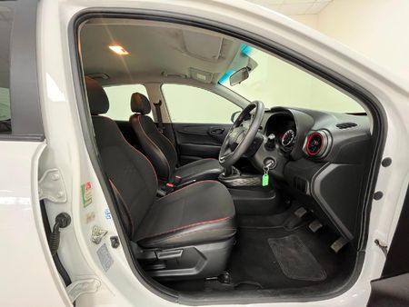 2024-Hyundai-Grand-i10-10-Motion_8