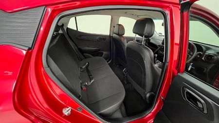 2024-Hyundai-Grand-i10-10-Motion_9