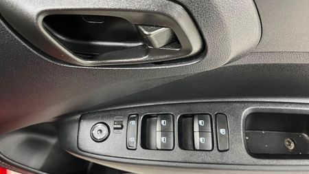 2024-Hyundai-Grand-i10-10-Motion_12