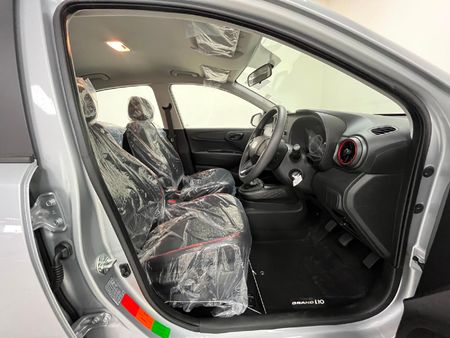 2026-Hyundai-Grand-i10-10-Motion_8