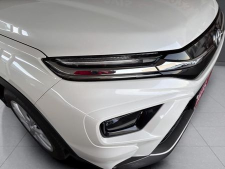 2025-Toyota-Urban-Cruiser-15-XS_19