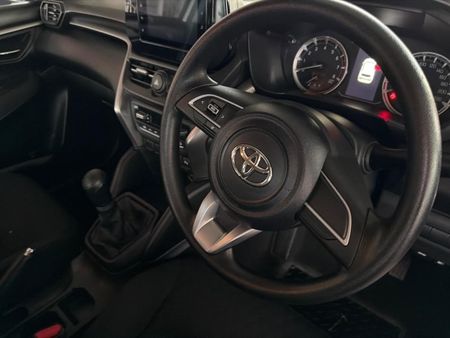 2025-Toyota-Urban-Cruiser-15-XS_8