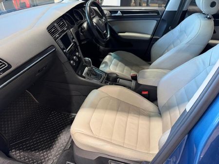 2016-Volkswagen-Golf-VII-20-TDI-Highline-Auto_10