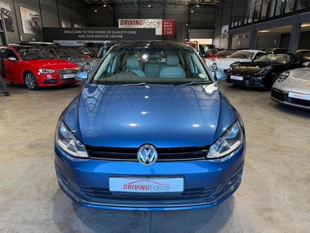 2016-Volkswagen-Golf-VII-20-TDI-Highline-Auto_1