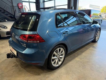 2016-Volkswagen-Golf-VII-20-TDI-Highline-Auto_4