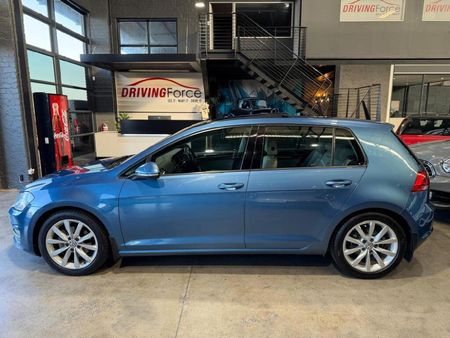 2016-Volkswagen-Golf-VII-20-TDI-Highline-Auto_7