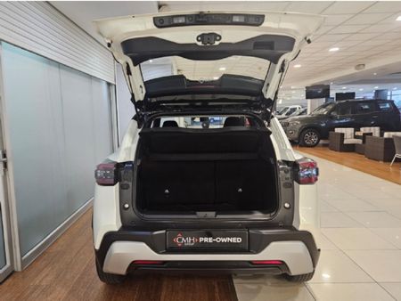2025-Nissan-Magnite-10-Acenta_6