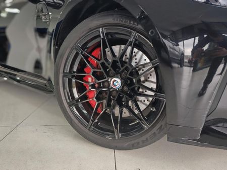 2022-BMW-M3-Competition-AWD_9