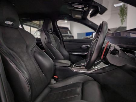 2022-BMW-M3-Competition-AWD_10