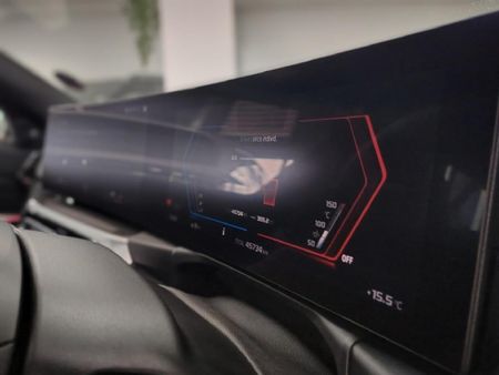 2022-BMW-M3-Competition-AWD_23