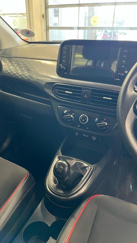 2025-Hyundai-Grand-i10-10-Motion_9