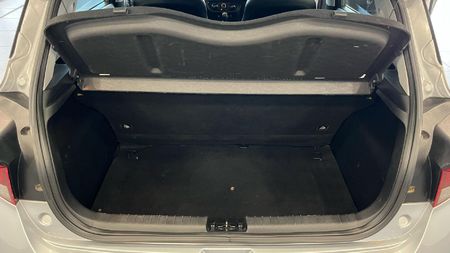 2025-Hyundai-Grand-i10-10-Motion_10