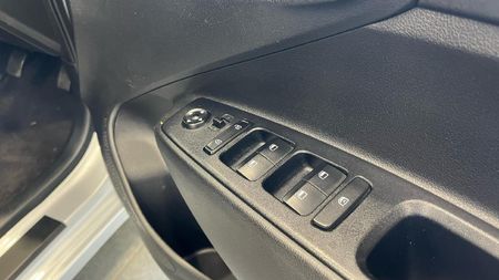 2025-Hyundai-Grand-i10-10-Motion_13