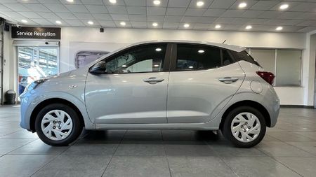 2025-Hyundai-Grand-i10-10-Motion_16